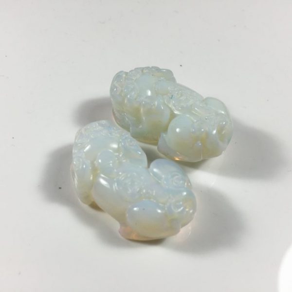 Mặt dây chuyền Tỳ hưu đá xà cừ Labradorite (9545)